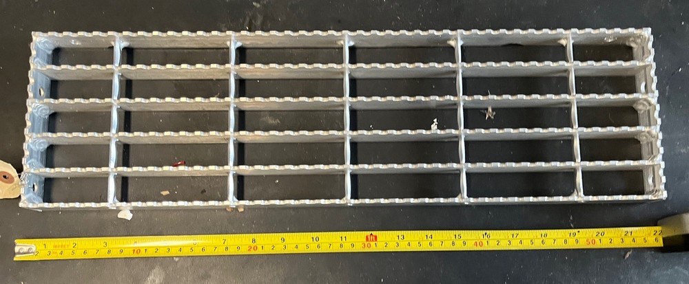 Cab Upper Step for MACK  85QM4218