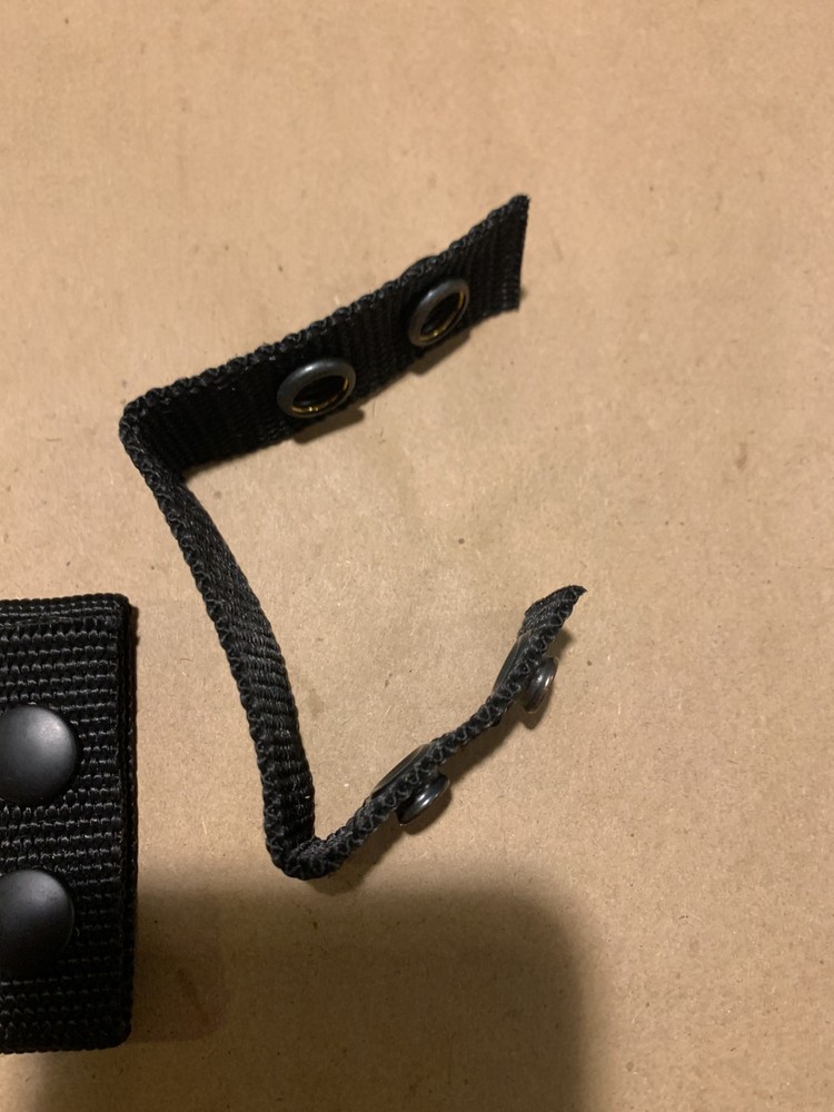 Set of 4 Nylon Strap Belt Keepers