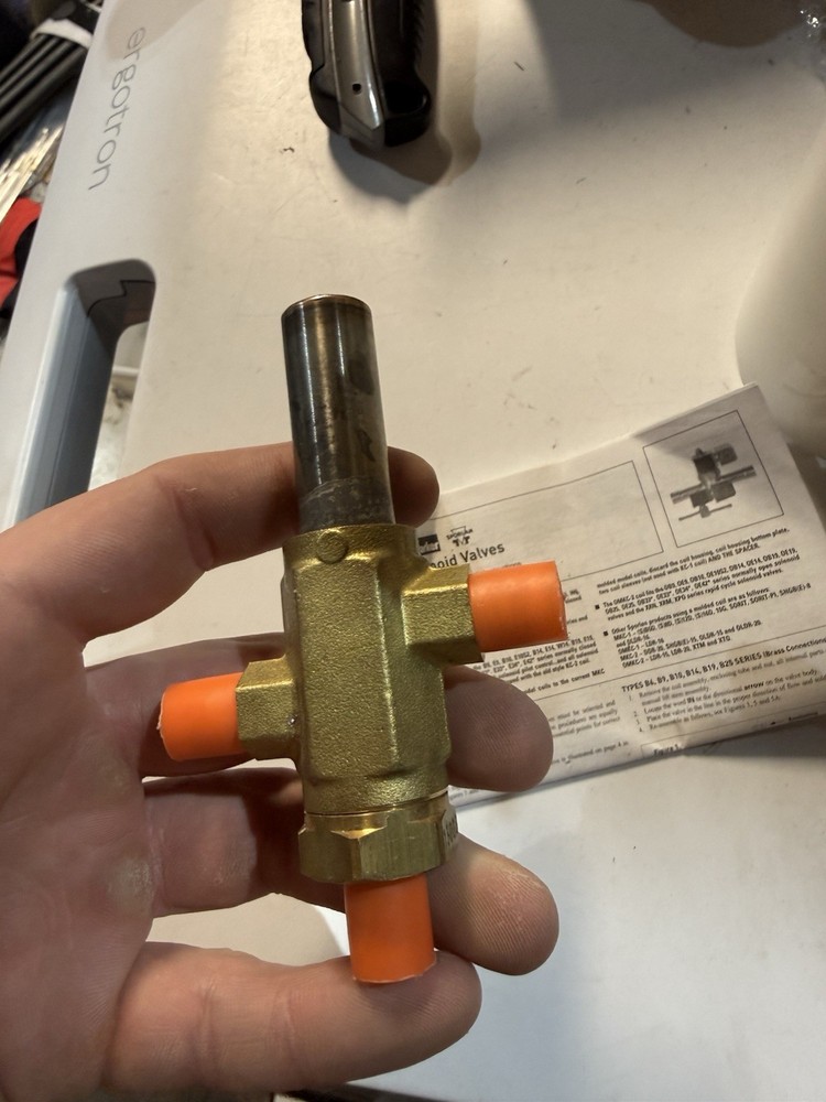 Sporlan 3 Way Pilot Control Valve - 1/4" - Less Coil - 180B