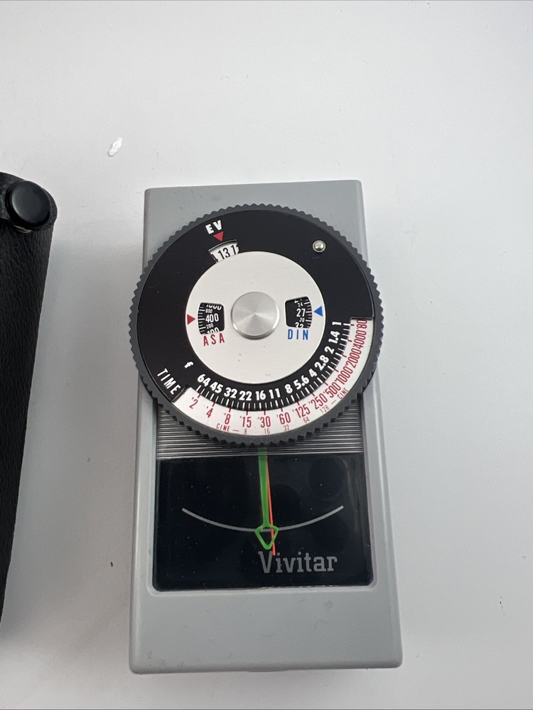 Vivitar No. 30 Exposure Light Meter With Case