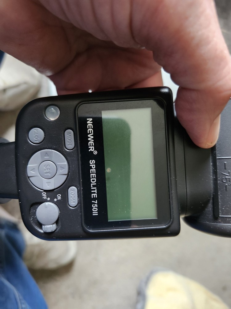 Neewer Speedlight 750ii