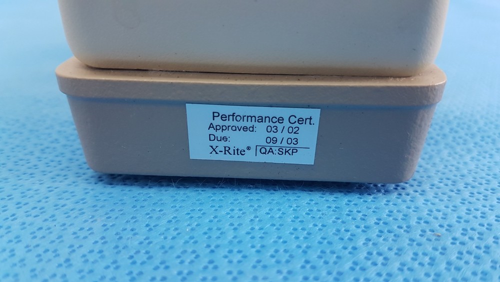 X-Rite 331 Transmission Densitometer – Battery Operated Precision Measuring Devi