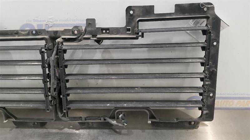19 CHEVY SUBURBAN 5.3L AIR SHUTTER