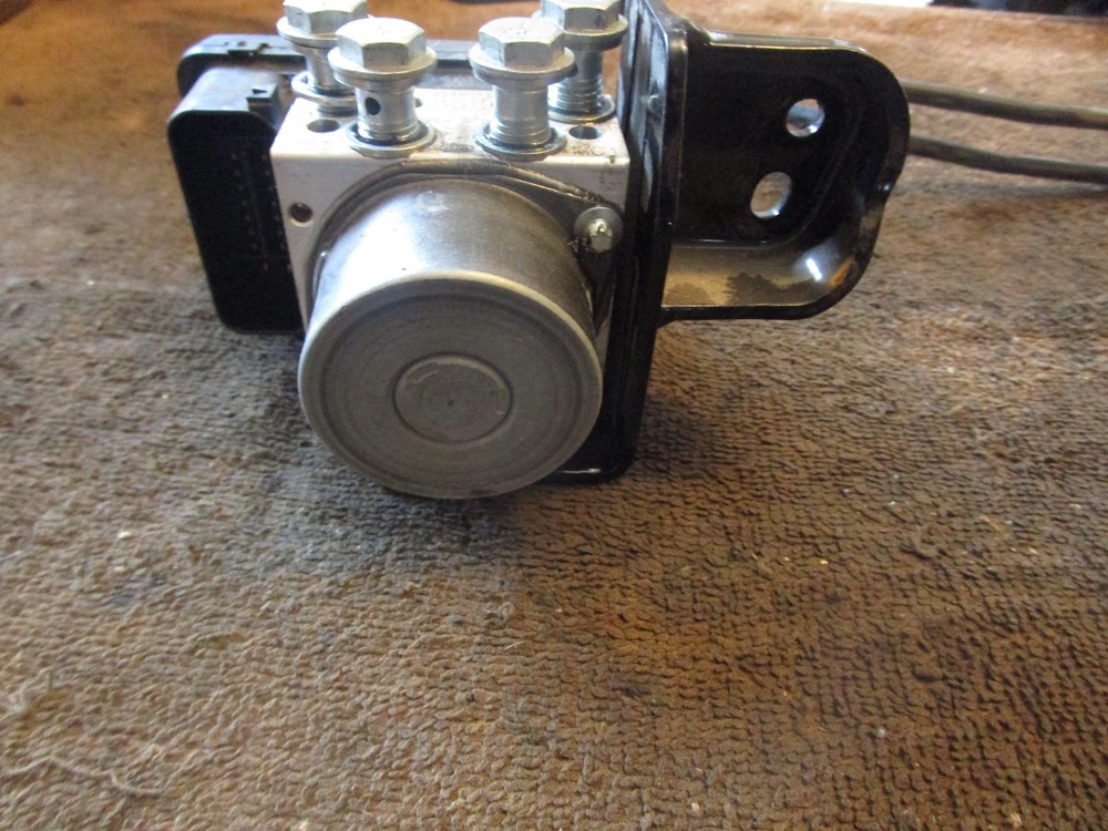 2012 Harley Davidson FLD 103 ABS brake pump module 48340-12