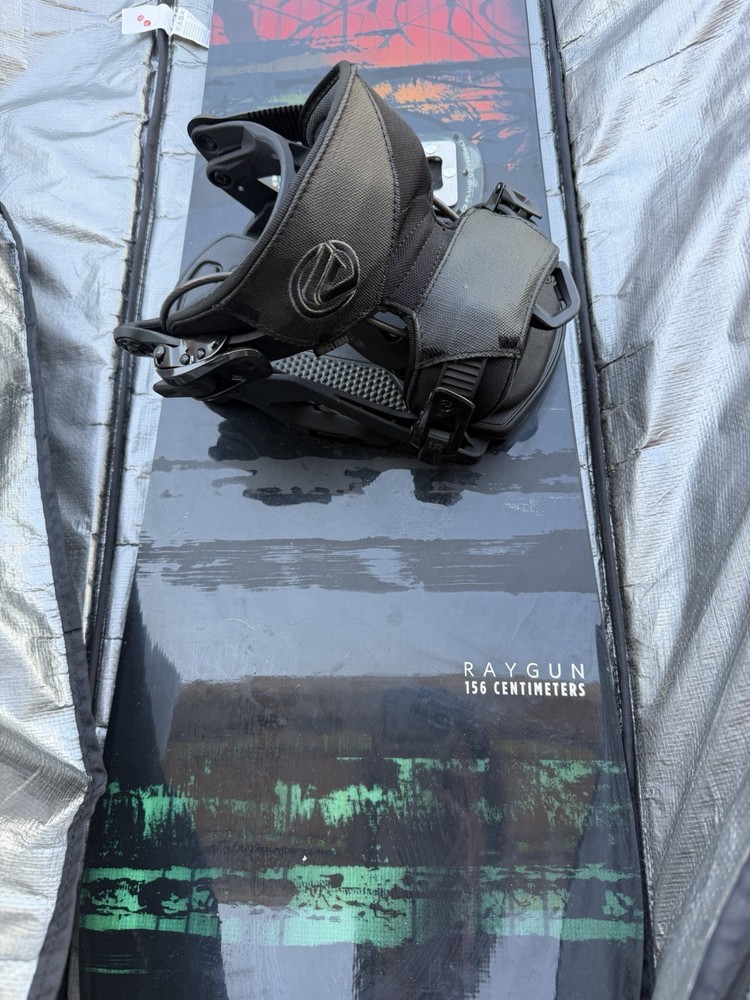 K2 Raygun Snowboard 156 bindings
