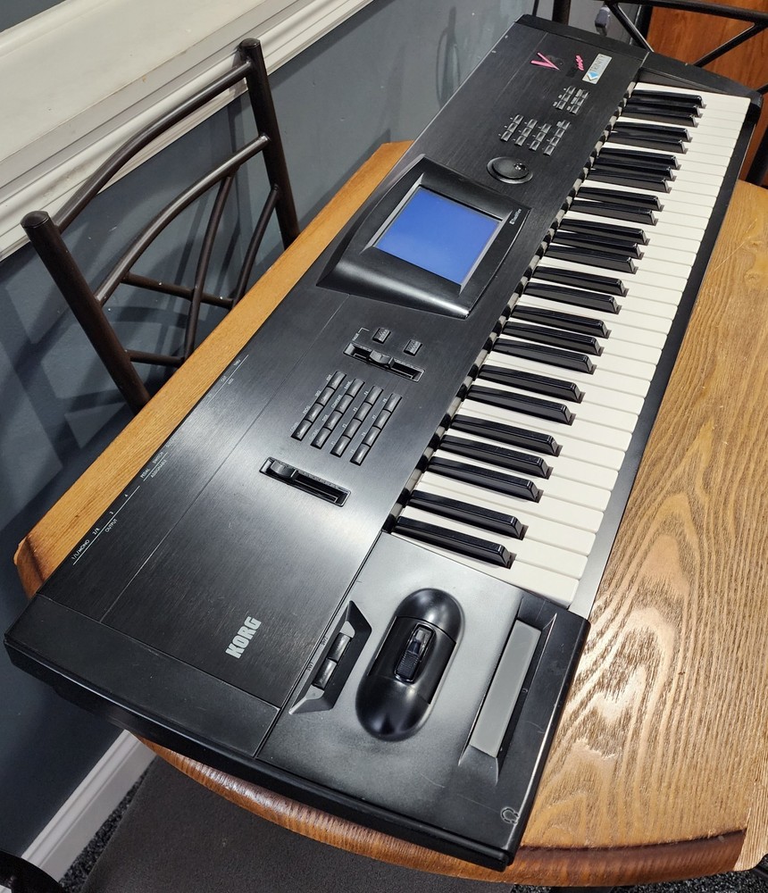 Korg Trinity V3 with MOSS black