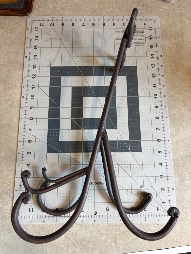 Solid Wrought Iron Free Standing Display Stand For Art ,pottery.