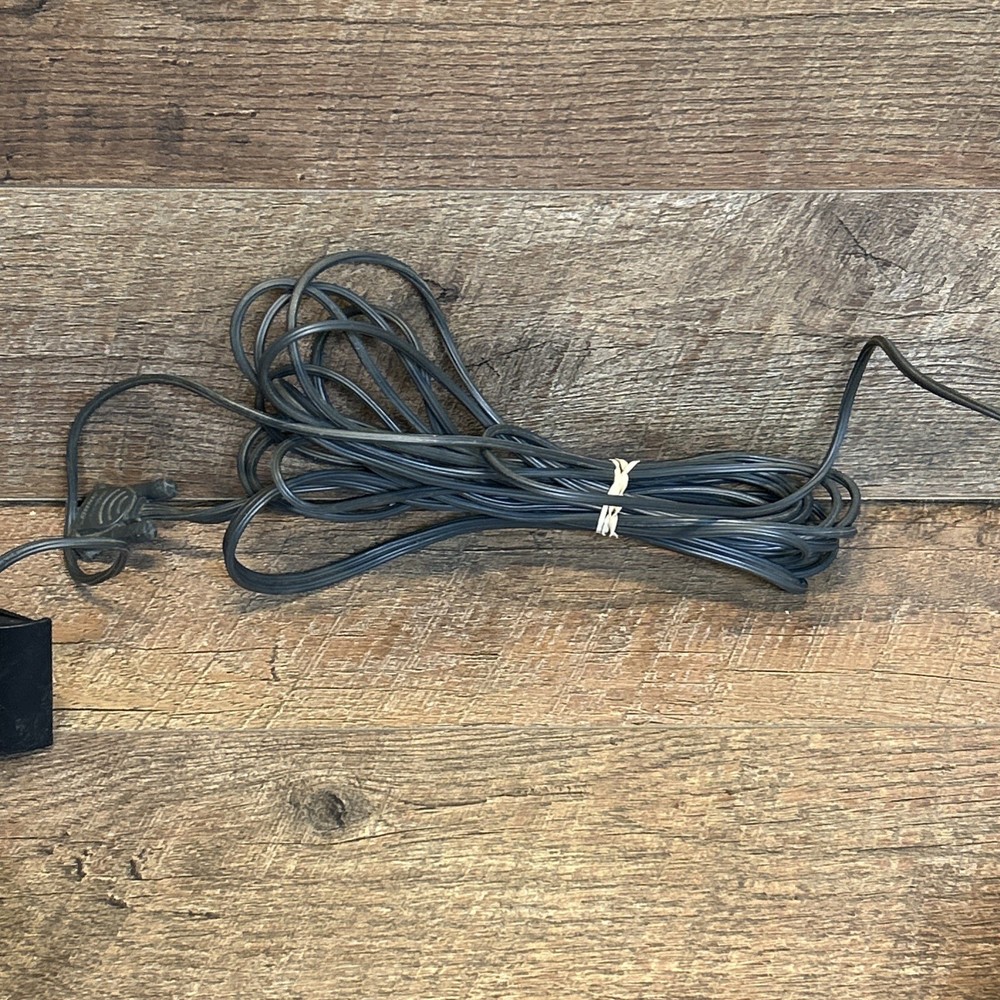 BOSE AV3-2-1 CD Media Center Powered Speaker System w/Remote and Cables-Untested
