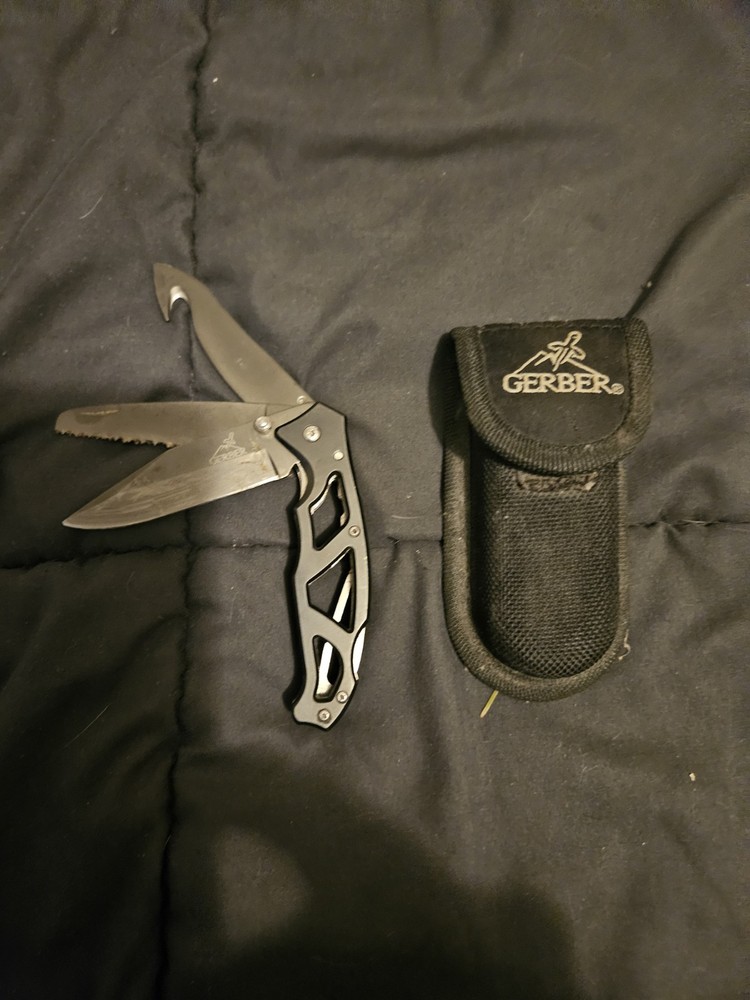 Gerber 3 Blade Knife