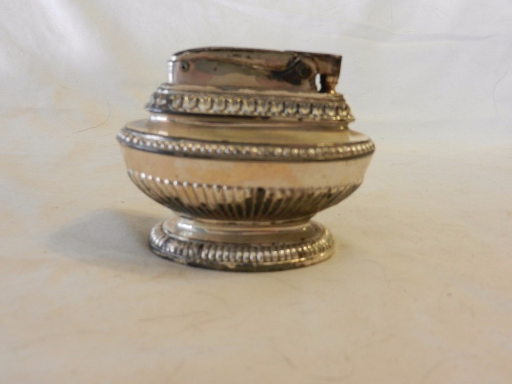 Vintage Ronson Silverplated Queen Anne Tabletop Lighter