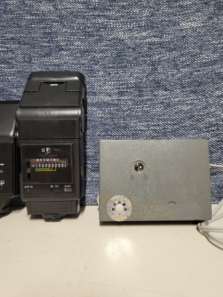 Lot of Camera Flashes UNTESTED