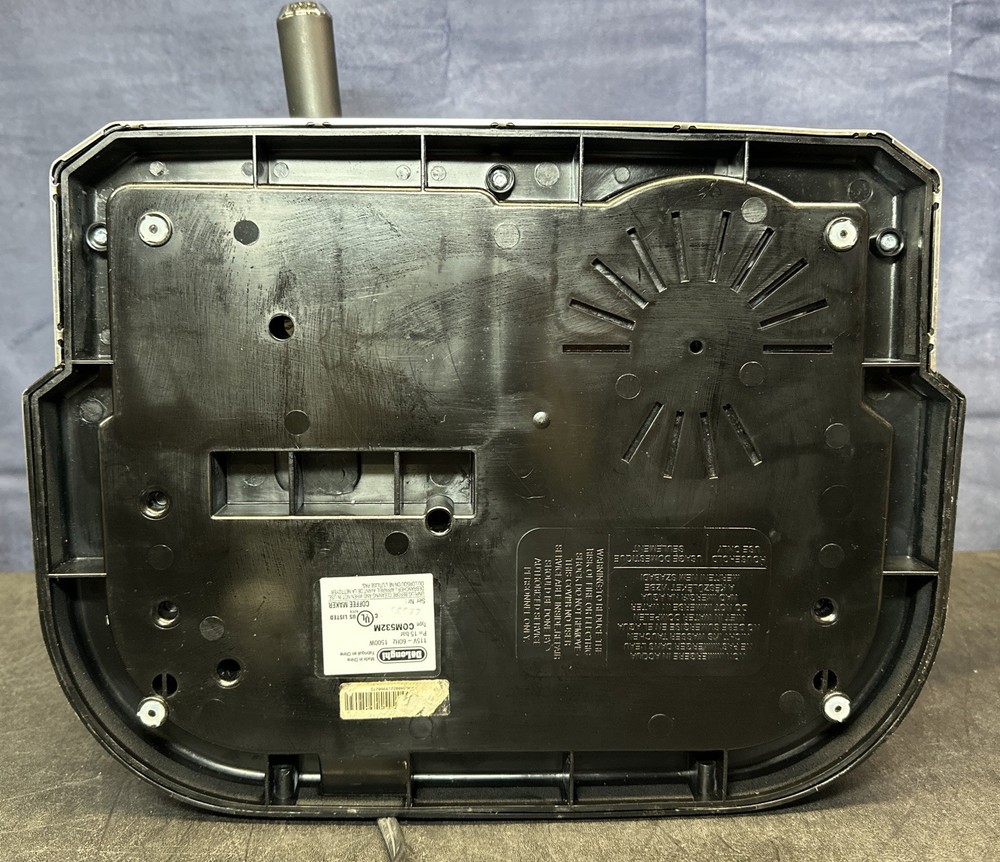 DeLonghi COM532M Espresso Machine / READ