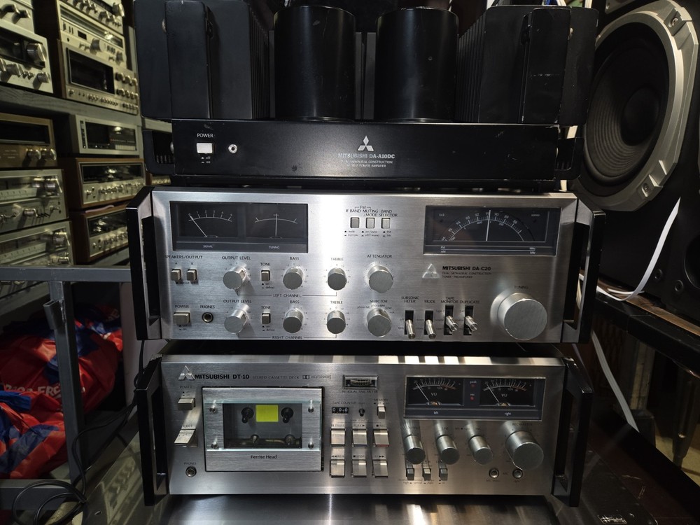 Mitsubishi HiFi Component Stereo System with Power Amplifier and Cassette Deck