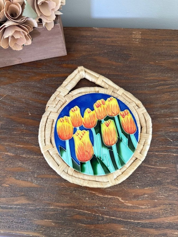 Trivet with cobalt blue tile with tulips