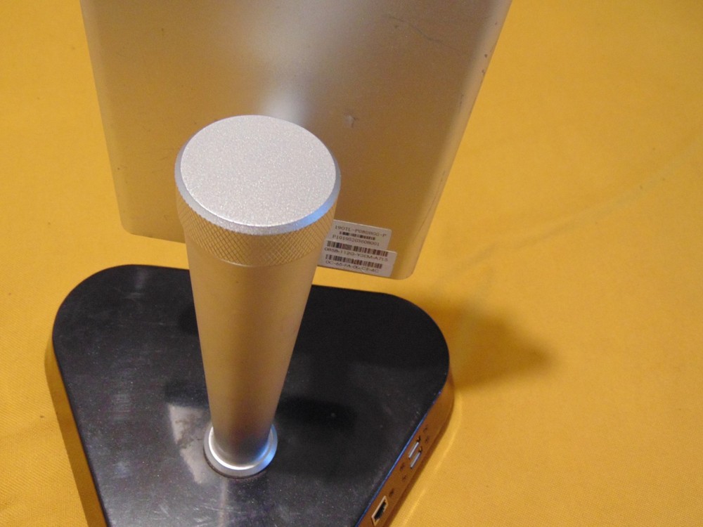 Ikio Dynamic Detection Display Temperature Scanner Kiosk with Table Stand