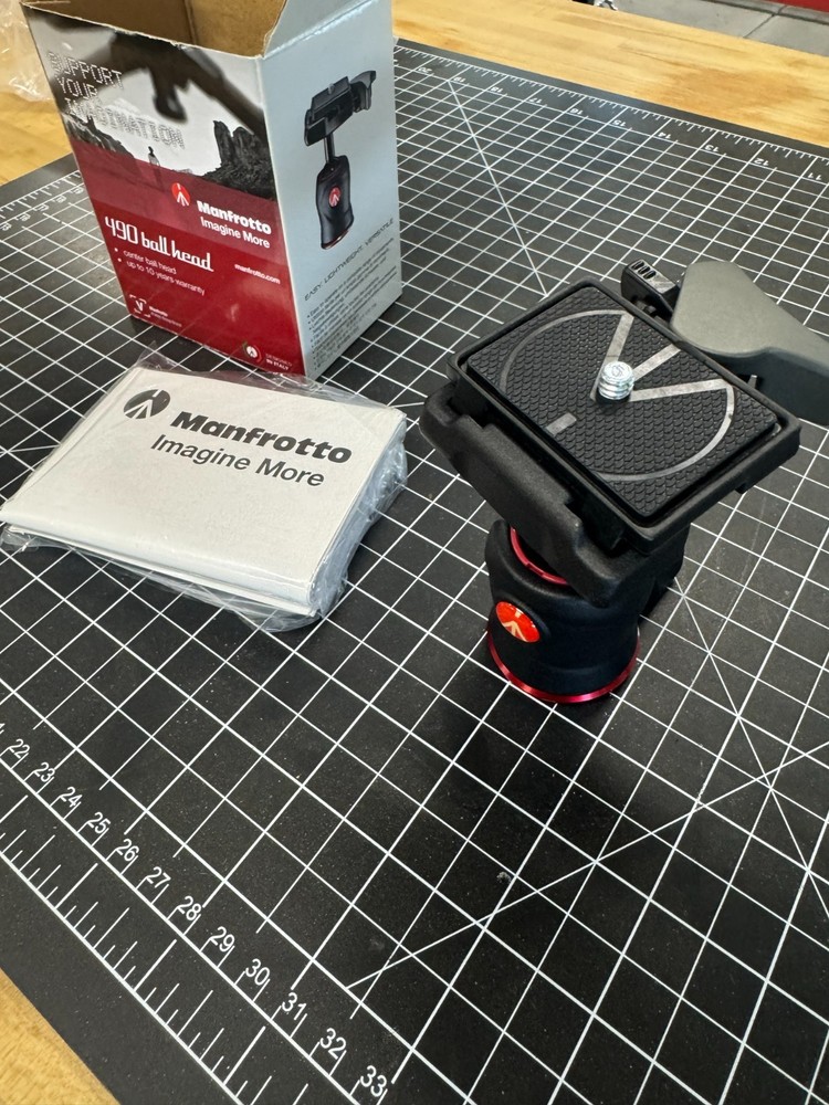 Manfrotto 490 Ball Head w/ Quick Release Plate – Excellent Condition