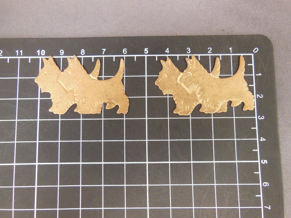 Brass Dogs Scottish Terrier flat (x2) stamping (osb185)