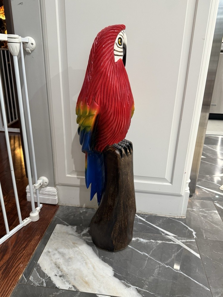 MACA PARROT IN SOLID WOOD MADE IN COLOMBIA.