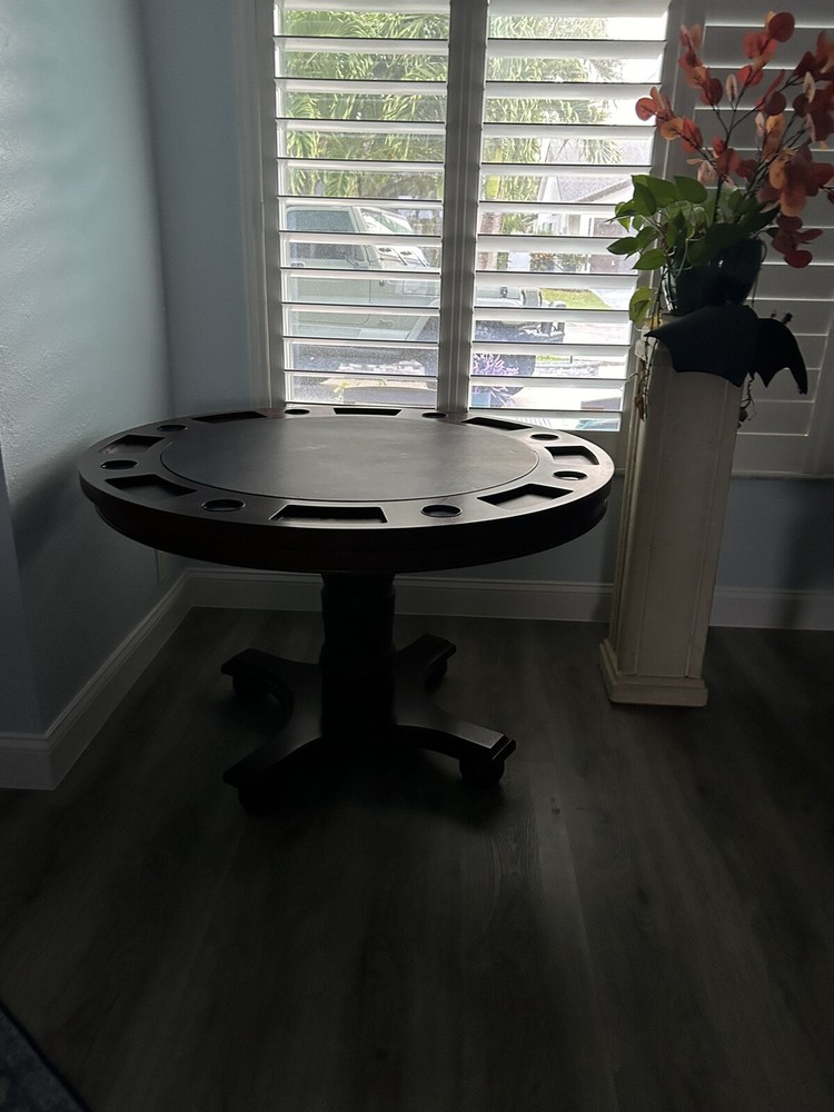 Poker Table