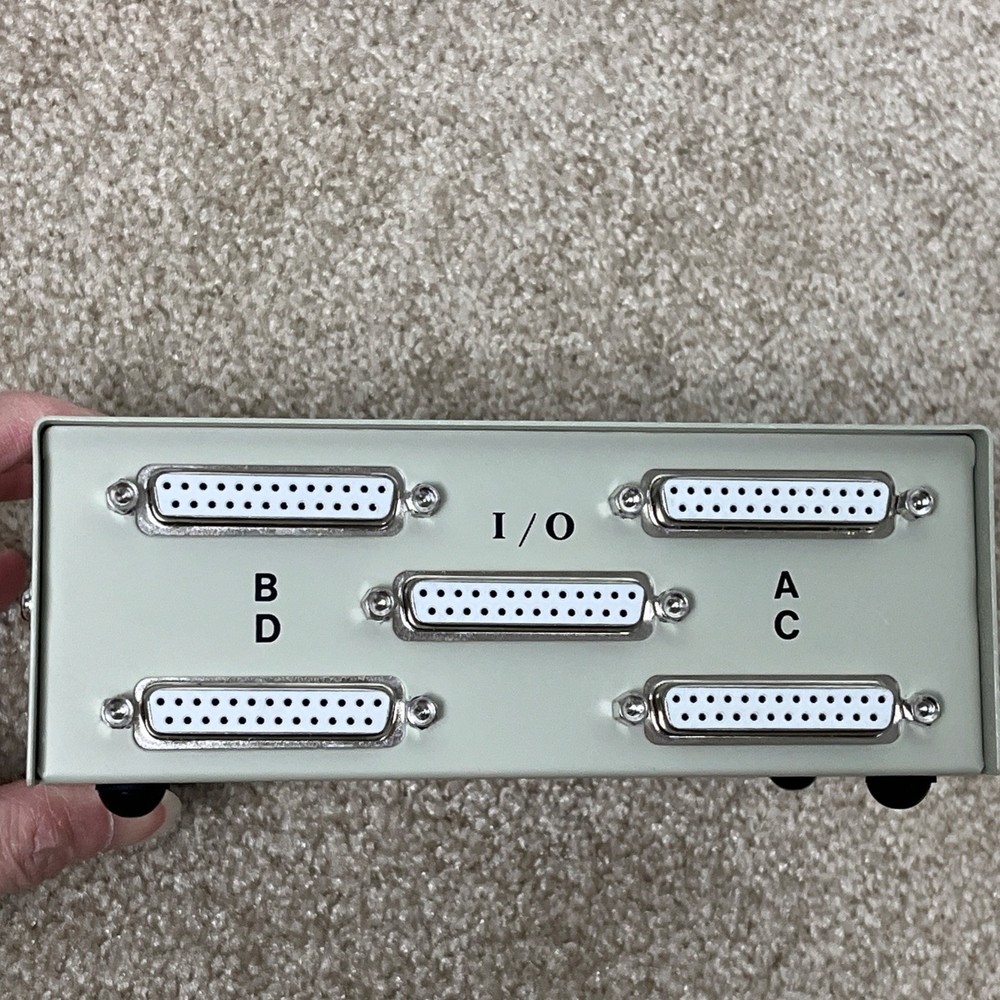 Belkin 4-Port Data Transfer data Switch Model F1B028E UNTESTED IN Original BOX