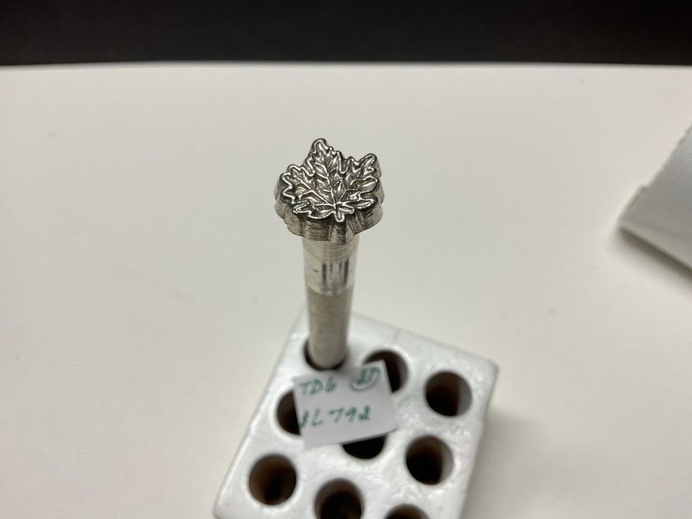 CRAFTOOL #L792 Leaf  Leather Stamping Tool (TD6-21)