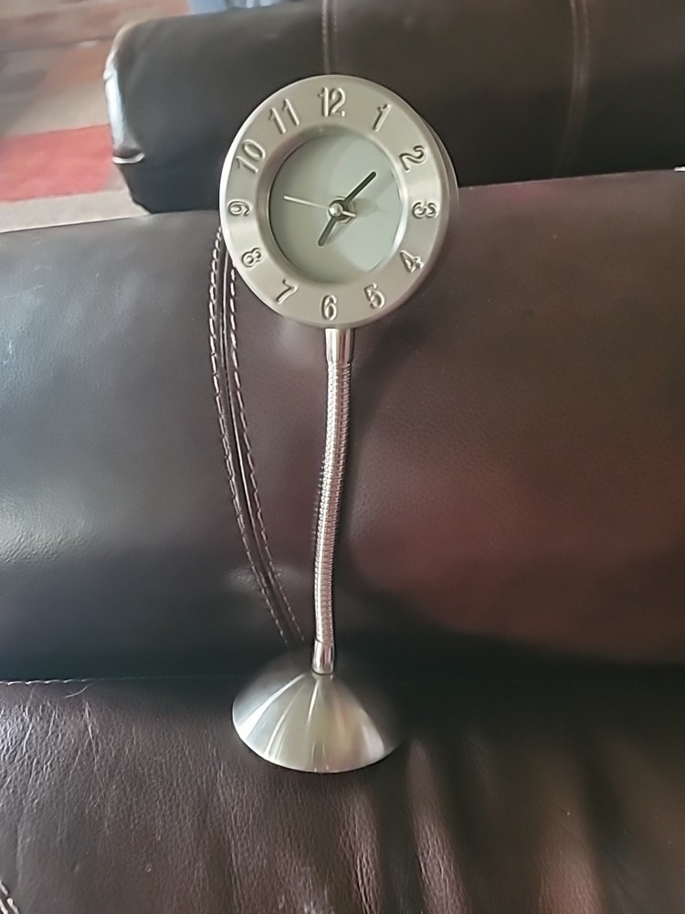 Vintage White Desktop Clock Model Watch Stand Table Silver Foldable Home Decor