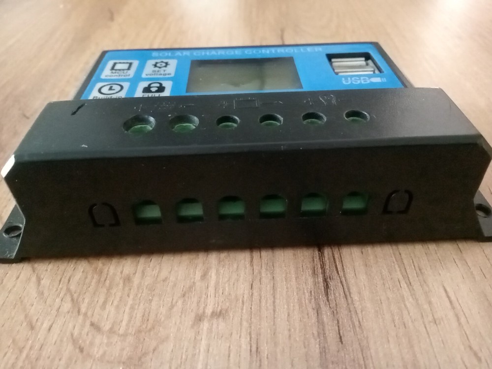 20A 12/24V Solar Panel Charge Controller USB LCD Display