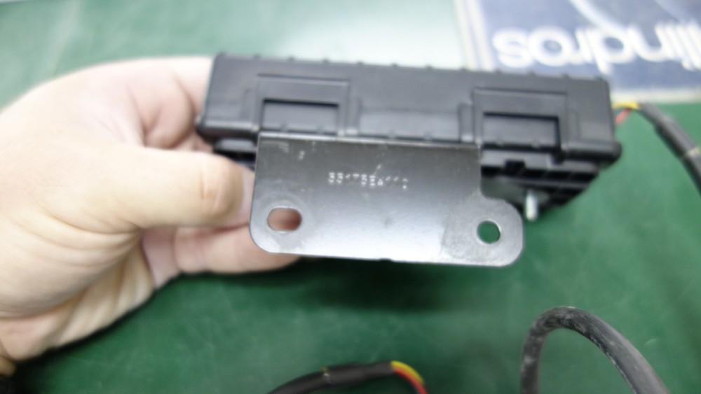 Cal/Amp Vehicle Tracker Unit LMU3640LVB with Bracket