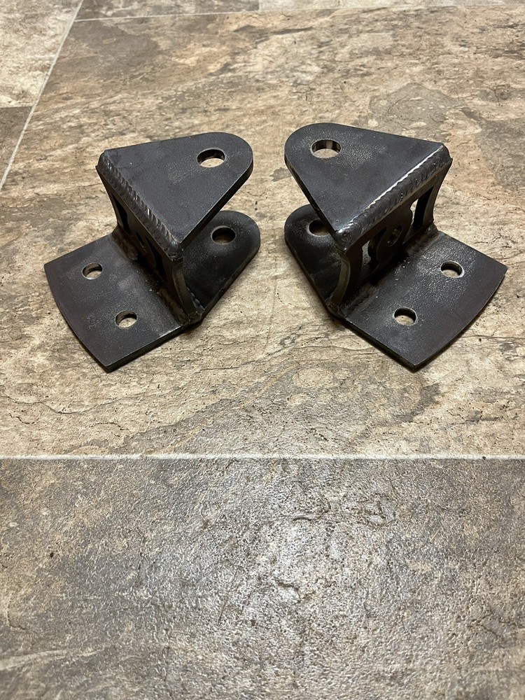 Traction Bar Mounts With Overlays