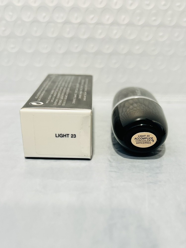 MARC JACOBS Accomplice Concealer & Touch-Up Stick 23 Light NIB