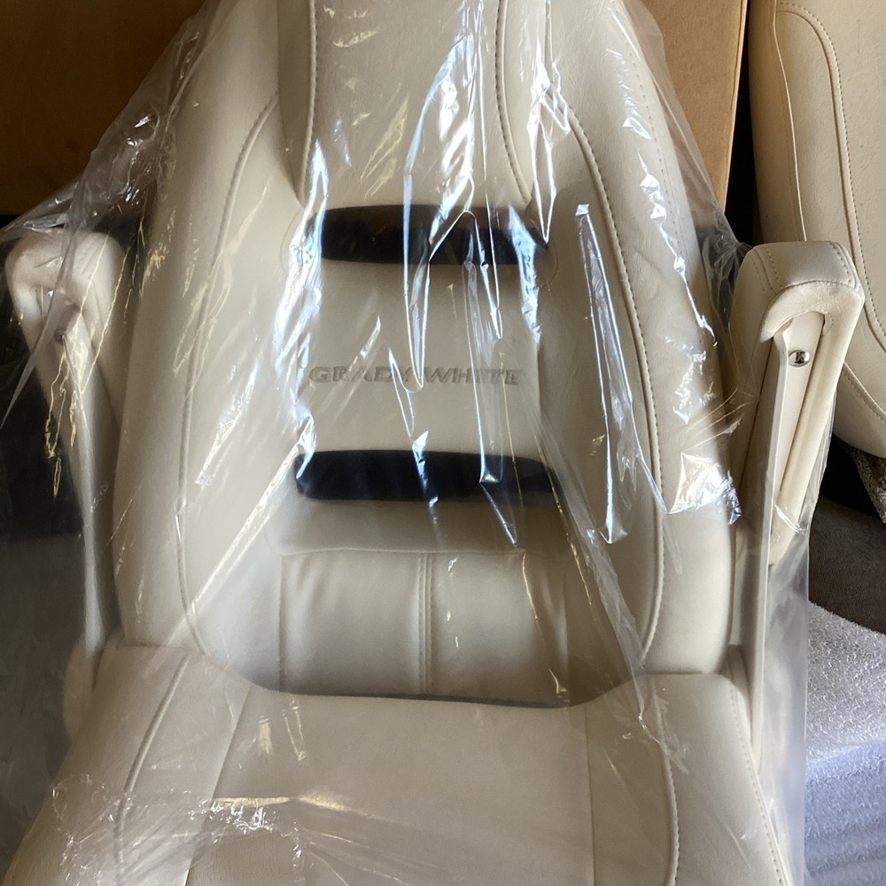 Grady White Command Elite Helm Seat