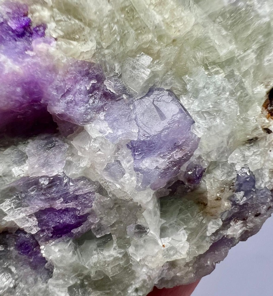 472 G Rare Fluorescent Sharp Phosphorescent Hackmanite, Phlogopite, Calcite AFG