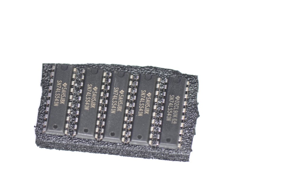 (5 pcs) Texas Instruments SN74LS541N – Octal Buffer/Line Driver – Tri‑State – DI