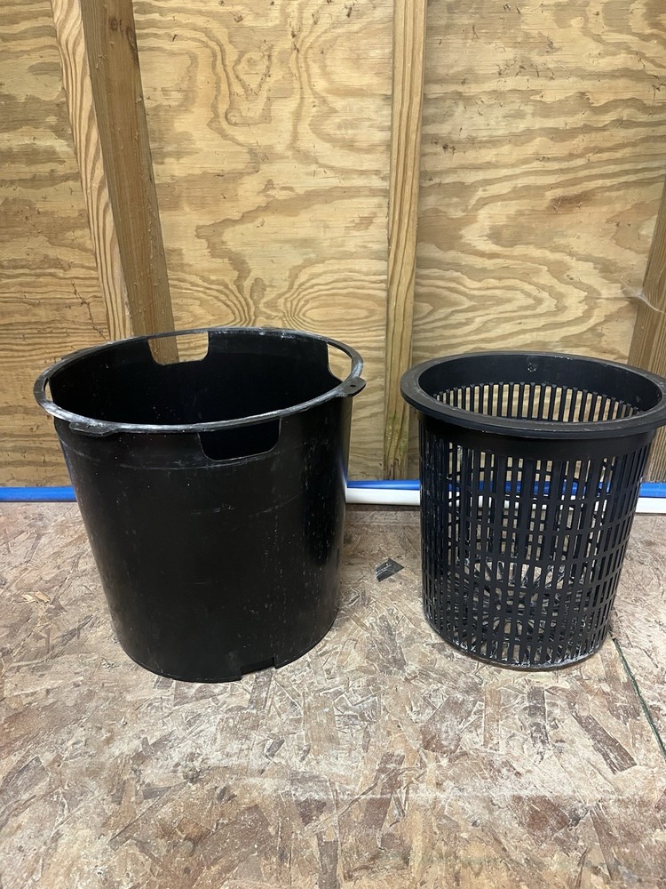 Hydroponic Grow Buckets w/ Mesh Inserts 5 Gallon