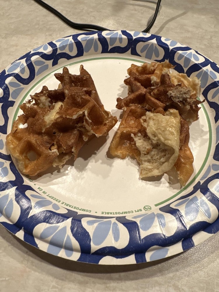 Fluffy Belgian Waffle Maker, Rotating Iron, Non-Stick Plates