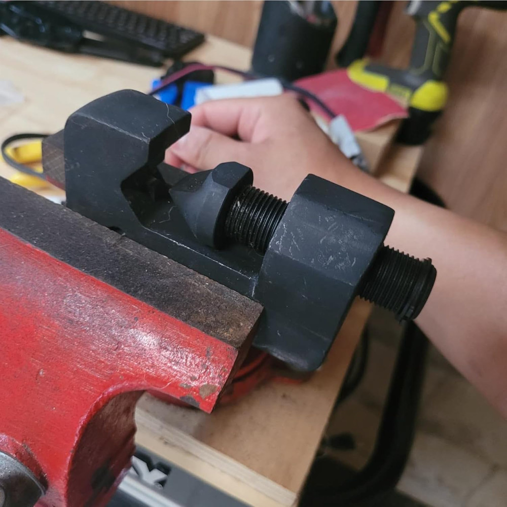 B7946 3-Point Mini Wire & Cable Crimper