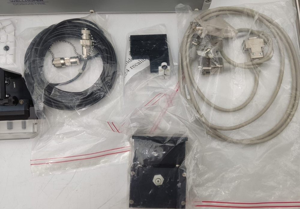 Wellhofer MD 240 Multi Channel Dosimeter Electrometer w/ Case & Accessories