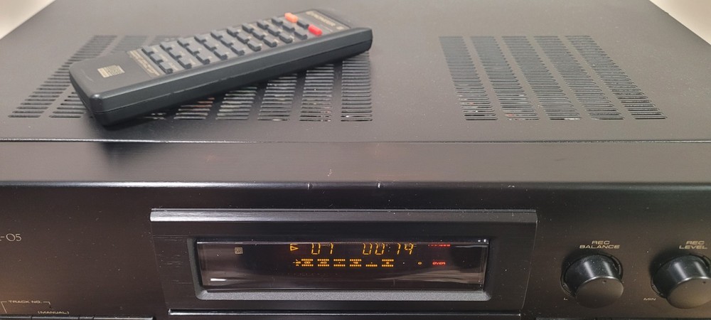 Pioneer PDR-05 Compact Disc CD Recorder W/Remote. Tested, Works Great, Read..