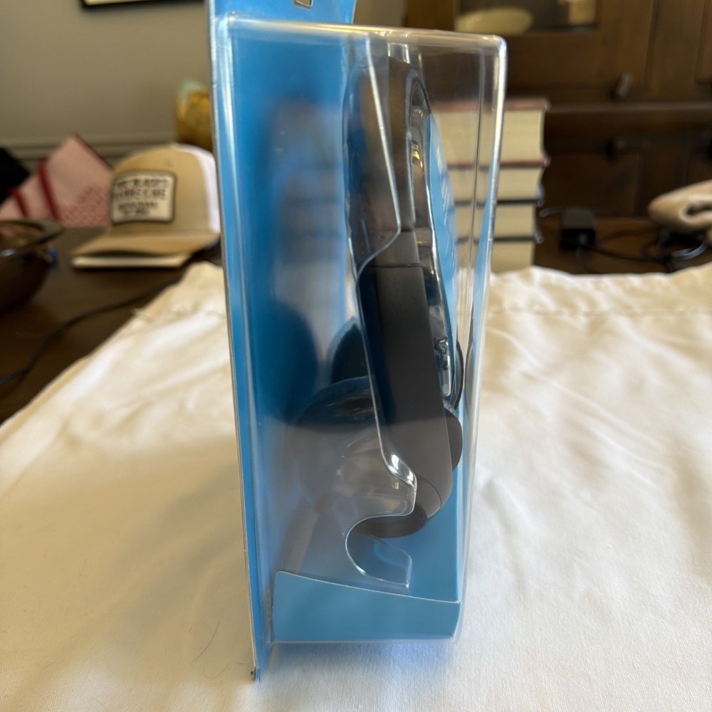 New- Logitech H390 Black Over the Ear USB Headset
