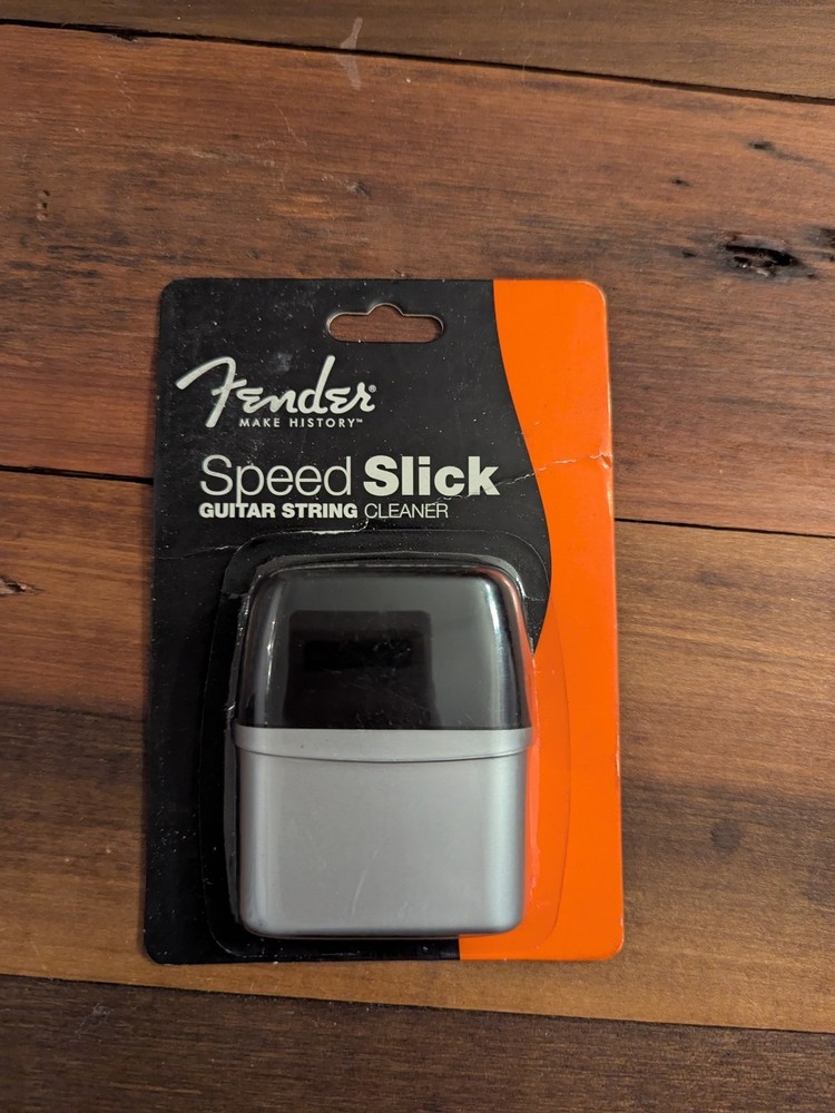 Fender Speed Slick Guitar String Cleaner New In Package (2013) Restores Strings