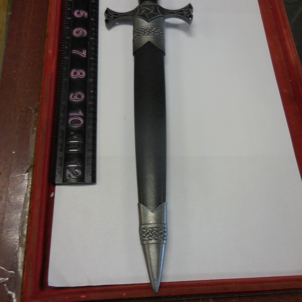 15.5” Fantasy Crusader Dagger Black Scabbard