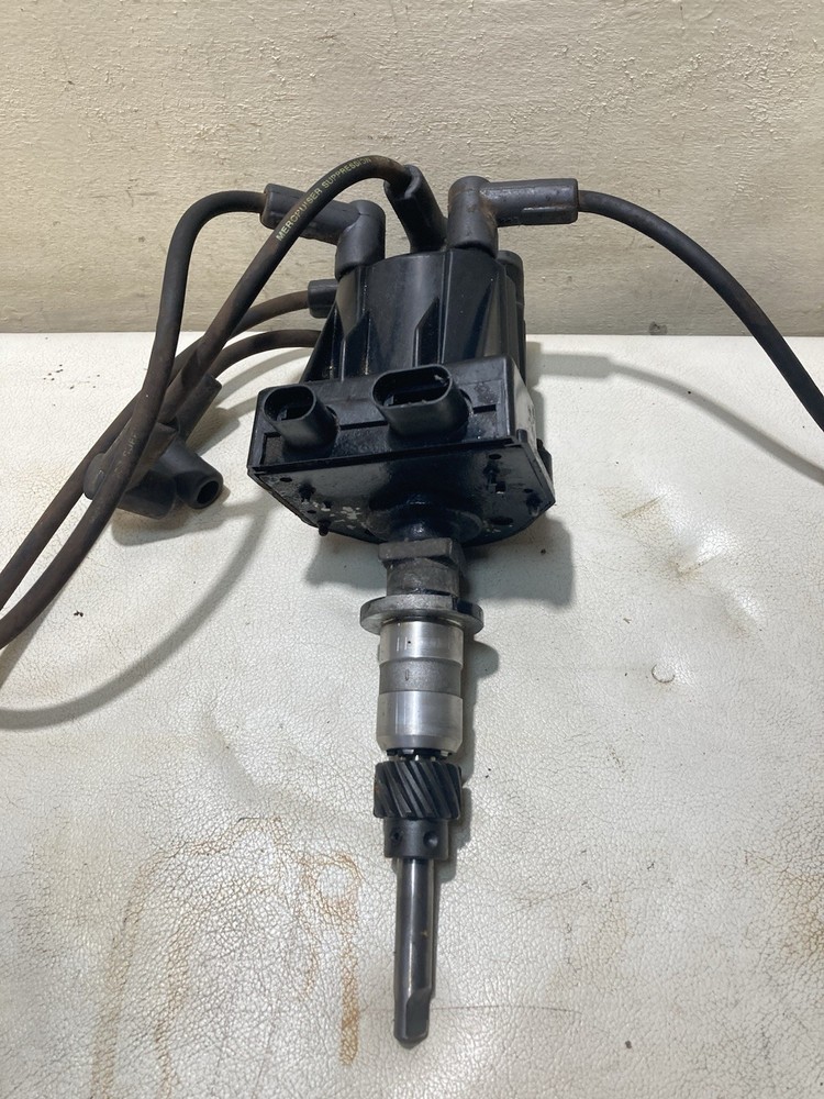 Mercruiser GM 3.0L 4 CYL ENGINE Distributor With Cables