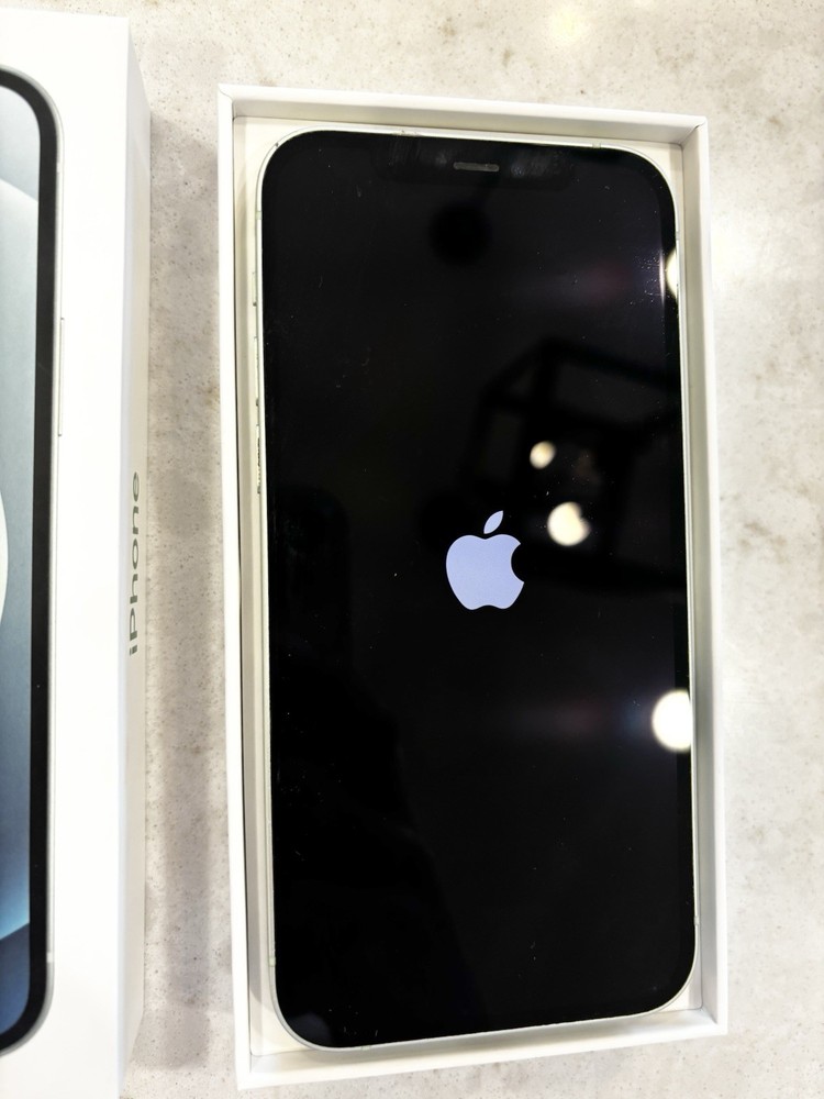 Apple iPhone 12 128GB UnlockedSmartphone - Good