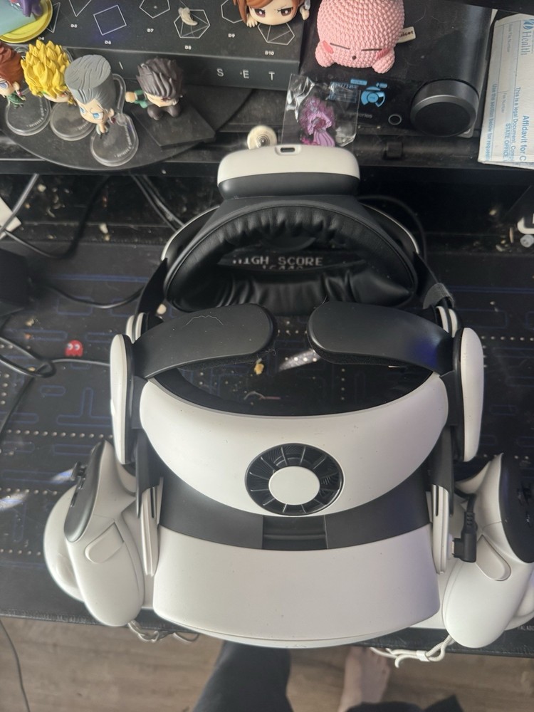 Oculus Quest 3S Virtual Reality and accessories