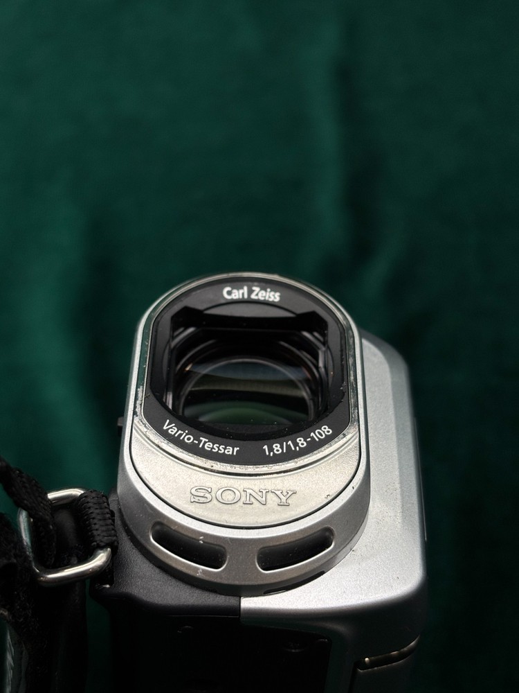 Sony Handycam DCR-SX30E Comcorder Works