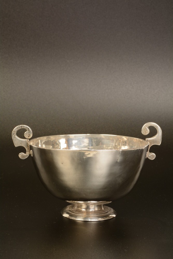 Silver two-handled cup (“bernegal”). 17th-18th centuries.