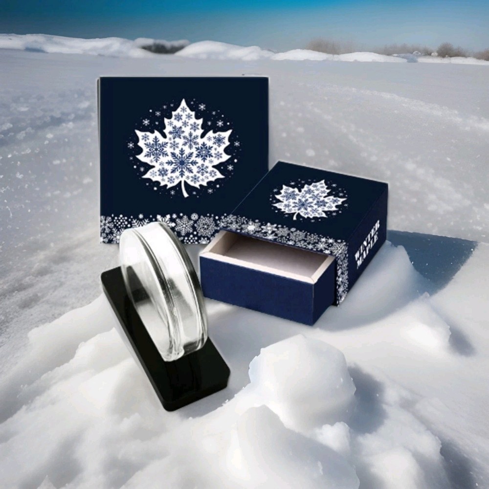 1oz Winter Maple featuring Dual Sided Diamond Dust with Box/Display Limited Mint