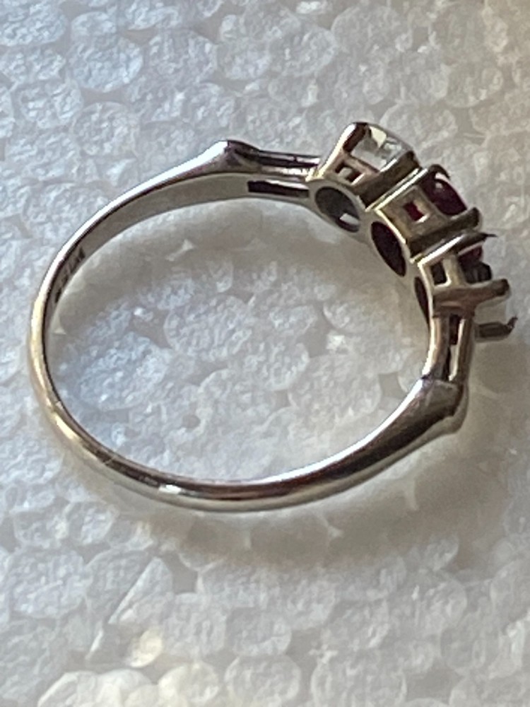 Garnet & Diamond Solid 18k White Gold 2 Stone Ring (MISSING ONE DIAMOND) size 6