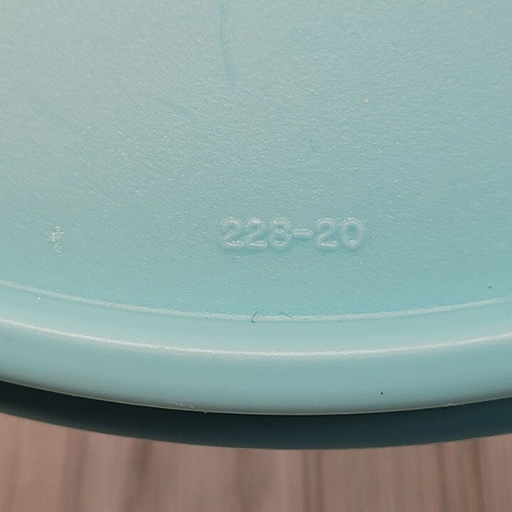 Tupperware 228-20 Round Replacement Seal Lid Robins Egg Blue 7"