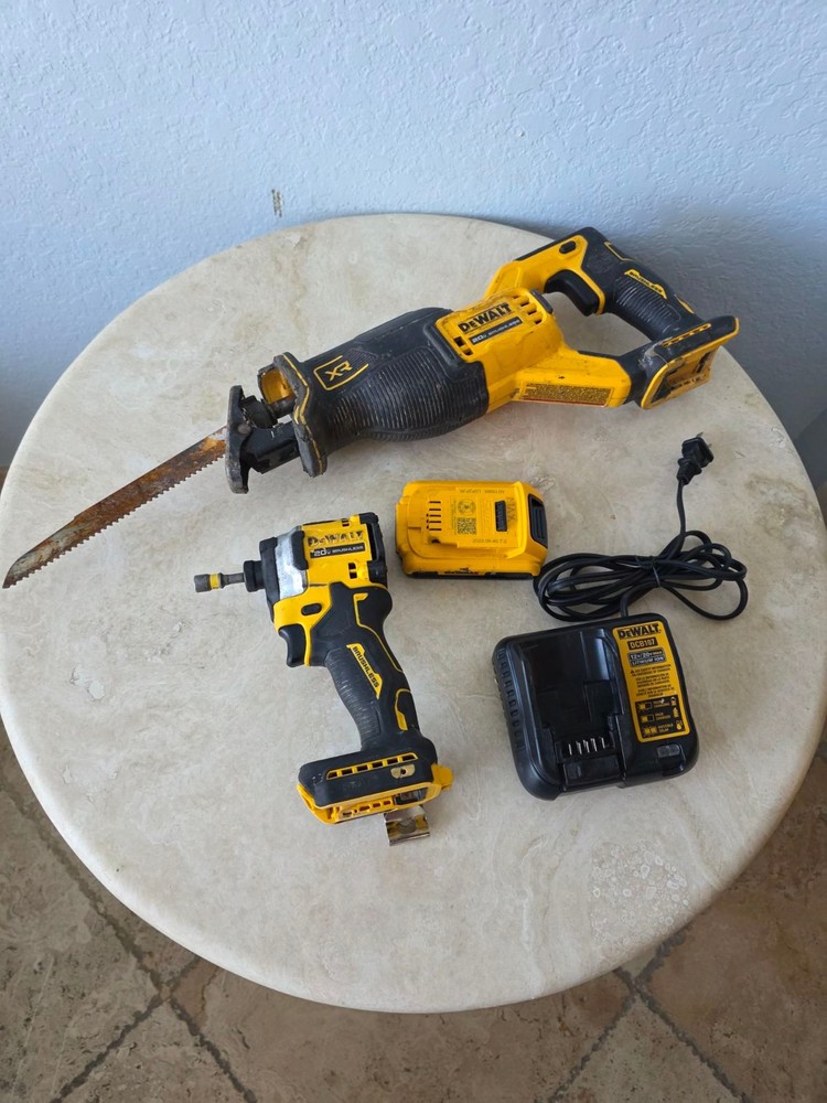 DeWalt DCS382, DCF850, DCB107
